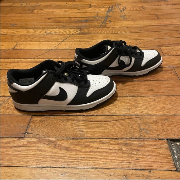 Nike Panda Dunk Low - Picture 4 of 5